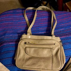 HECHO EN CHINA NAO LAVAR leather over the shoulder purse in excellent shape